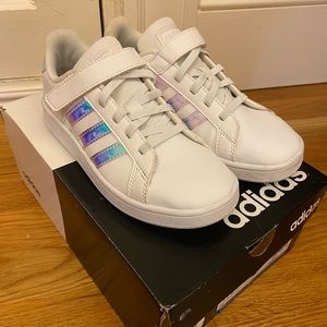 Adidas Kids Grand Court size 1.5